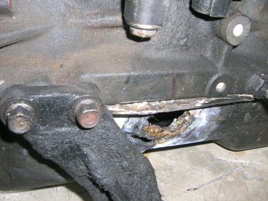 ...  ขายเครื่อง 5L  เสื้อแตก  ฝาดี พร้อมอุปกรณ์ ( ไม่มีใบ)