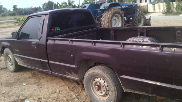 ขายรถกระบะมิตซู   L200ไซโคลน ปี91  พร้อมใช้งาน0810076640