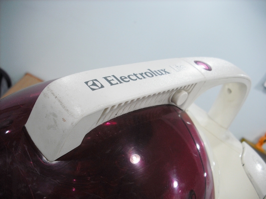 เครื่องดูดฝุ่น ELECTROLUX