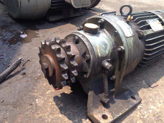 ขายมอเตอร์เกียร์ Cycro drive Sumitomo 5HP. 380V อัตราทด 1:11 มีเบรคในตัว สภาพดี(ในรูปยังไม่ได้ทำความสะอาด) พร้อมใช้งาน