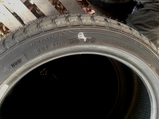 - ขายยางใหม่ 205/45/17  7200.-บาท