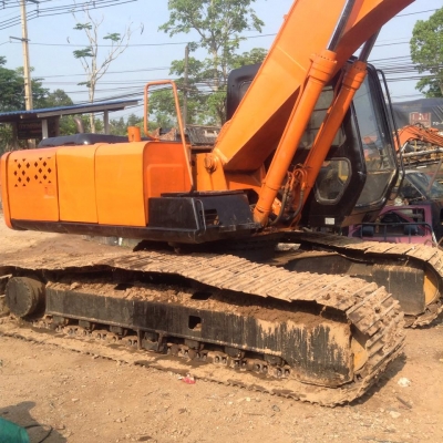 รถแบคโฮ Hitachi