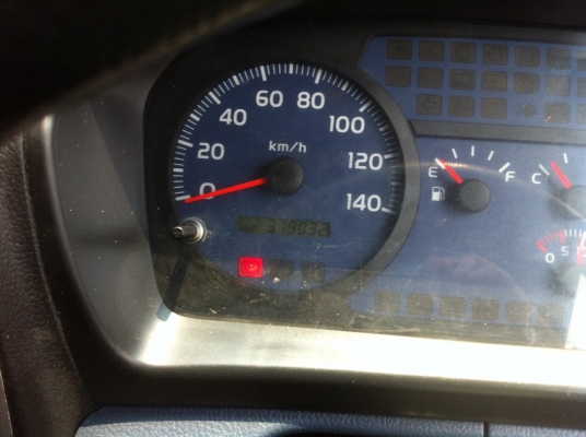 ็HINO 6ล้อหัวลาก 220แร้งม้า ปี52