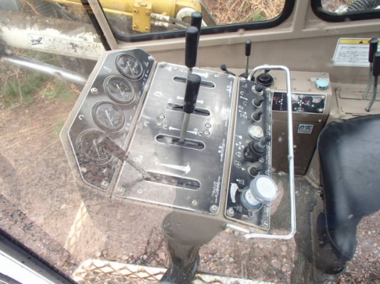 รถเจาะ FURUKAWA  HCR9-DS #5***** 6420hr Tel : 098-858-5524 สามภพครับ