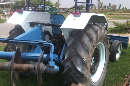 ขายรถไถฟอร์ด6600เสื้อลายรถพร้อมใช้เอกสารพร้อมจดทะเบียนโอนราคา345000