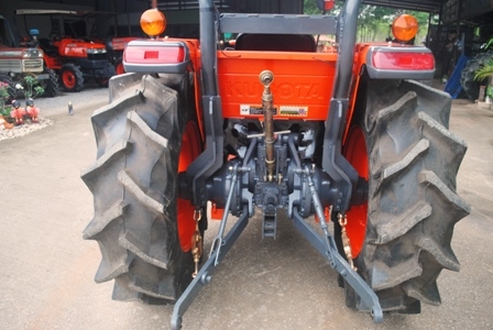 ขายรถไถ Kubota L4708(4WD) พร้อมใบดันและผานพรวนช้างเบิกใหม่ รถไร่ เก็บงานสวยๆ พร้อมใช้งาน