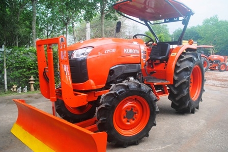ขายรถไถ Kubota L4708(4WD) พร้อมใบดันและผานพรวนช้างเบิกใหม่ รถไร่ เก็บงานสวยๆ พร้อมใช้งาน
