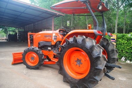 ขายรถไถ Kubota L4708(4WD) พร้อมใบดันและผานพรวนช้างเบิกใหม่ รถไร่ เก็บงานสวยๆ พร้อมใช้งาน