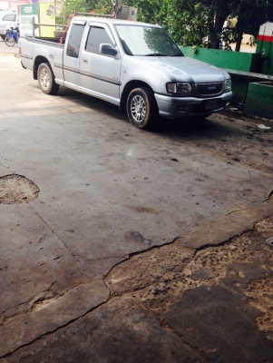 ขายISUZU ปี44 เครื่องดี ช่วงล่างดี ภายในสวย แอร์เย็น สภาพพร้อมใช้งาน เอกสารพร้อมโอน สนใจโทร 090-8588220คุณนะ 093-3258446คุณบิว ID:narong498 หรือ www.truck.in.th/498 หรือเพจFacebook ณรงค์ ซื้อขายรถมือสอง (เว็บไซต์ส่วนตัว)