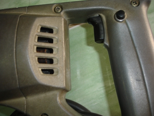 ขายสว่านไฟฟ้า ยี่ห้อ makita รุ่น 6401 ขนาด 10mm เสื้อมิเนียม อึดครับรุ่นนี้