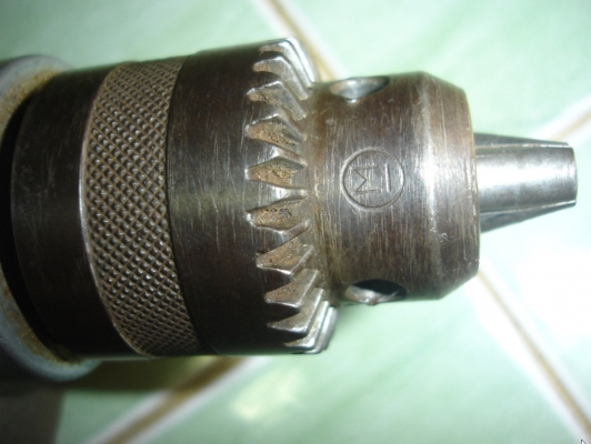 ขายสว่านไฟฟ้า ยี่ห้อ makita รุ่น 6401 ขนาด 10mm เสื้อมิเนียม อึดครับรุ่นนี้