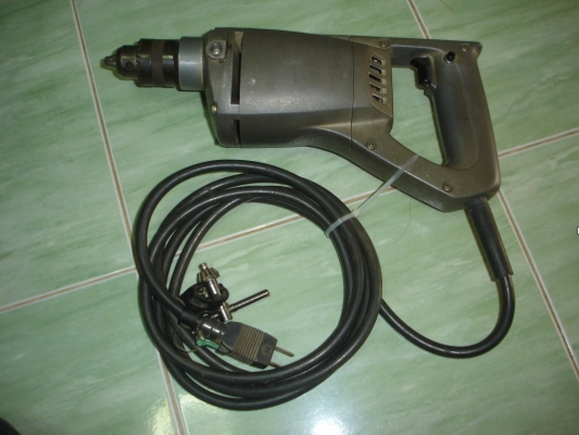 ขายสว่านไฟฟ้า ยี่ห้อ makita รุ่น 6401 ขนาด 10mm เสื้อมิเนียม อึดครับรุ่นนี้