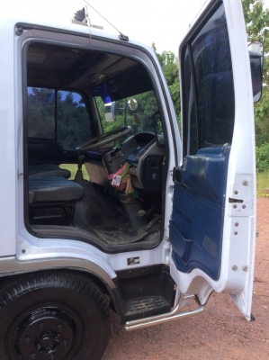 HINO FB4J กะบะเลส พวงมาลัยพาว์เวอร์ เครื่องดี ยางดี ครัทซีสวย แอร์พร้อมใช้งาน ขาย 620,000 บาท (ติดต่อ ศุภากร 081-4252943)