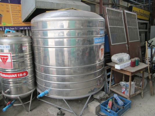 แทงก์น้ำแสตนเลส  2000ลิตร  หนามาก  ไม่มีรั่ว  ไม่มีซึมครับ