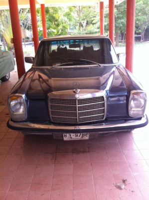 เบนซ์ 240D