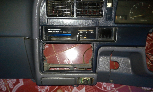 ขายคอนโซลชุดพร้อมเรื่อนไมล์ รถกระบะ Mighty -x