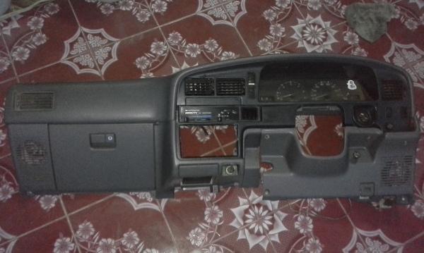 ขายคอนโซลชุดพร้อมเรื่อนไมล์ รถกระบะ Mighty -x