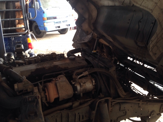 ขาย 6 ล้อ อีซูซุ NPR ปี 48 เครื่อง 130 แรงเทอร์โบ กระบะยาว 5 เมตร