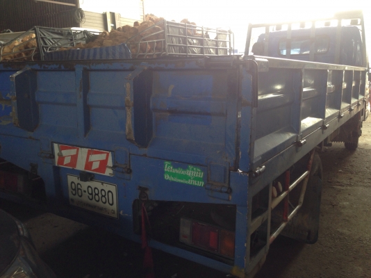ขาย 6 ล้อ อีซูซุ NPR ปี 48 เครื่อง 130 แรงเทอร์โบ กระบะยาว 5 เมตร