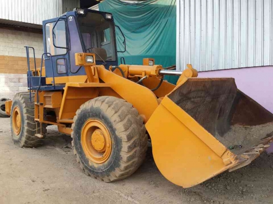 ขายรถตักล้อยาง KOMATSU WA 400-1 สภาพสวยพร้อมใช้เอกสารใบสัญญาซื้อขาย