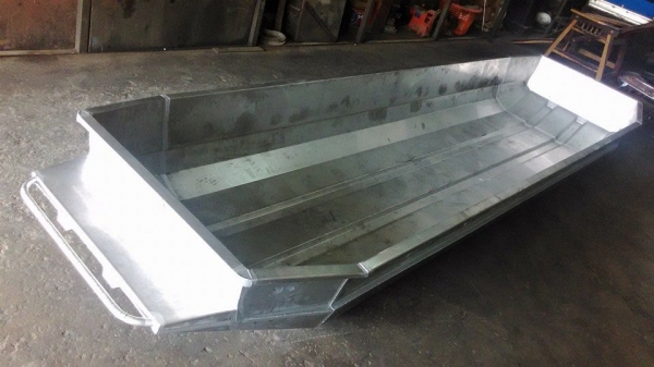 ขายเรือสแตนเลสบรรทุกของใหม่