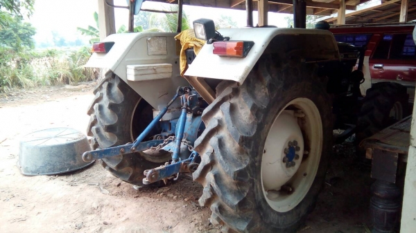 รถไถ2เพลา4WD เครื่อง3สูป60แรง  แรงได้ใจ