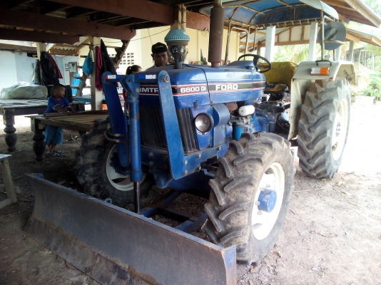 รถไถ2เพลา4WD เครื่อง3สูป60แรง  แรงได้ใจ