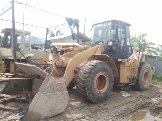ขายรถตัก  Cat 950G  พร้อมใช้งาน  สภาพเยี่ยม  สนใจติดต่อ คุณวัลลพ  081-7555888