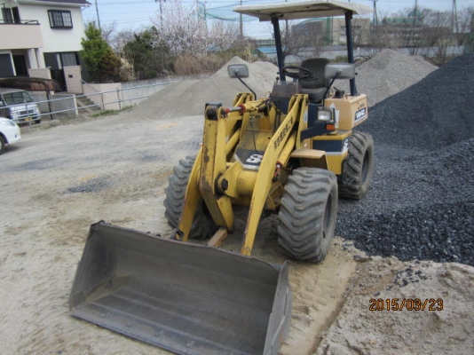 รถตัก WA40-2 #4*** 1742Hr  ปี1990 Tel : 098-858-5524 สามภพ ครับ