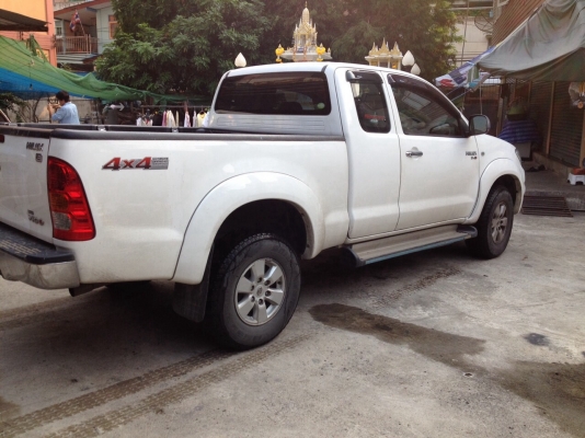 ขายVigo 2.5 4x4 สีขาว สวยๆเดิมๆ