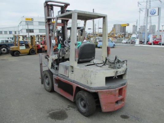 ขายรถโฟล์คลิฟท์มือสอง NISSAN รุ่น PH02 ขนาดยก 2.5 ตัน นำเข้า จากประเทศญี่ปุ่น 100\% ไม่เคยใช้งานในประเทศไทย