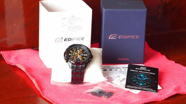 CASIO EDIFICE EFR-536BK-1A9 Neon Illuminator CASIO EDIFICE EFR-536BK-1A9 Neon Illuminator