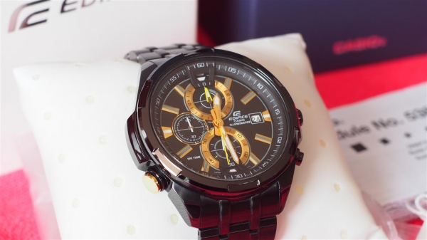 CASIO EDIFICE EFR-536BK-1A9 Neon Illuminator