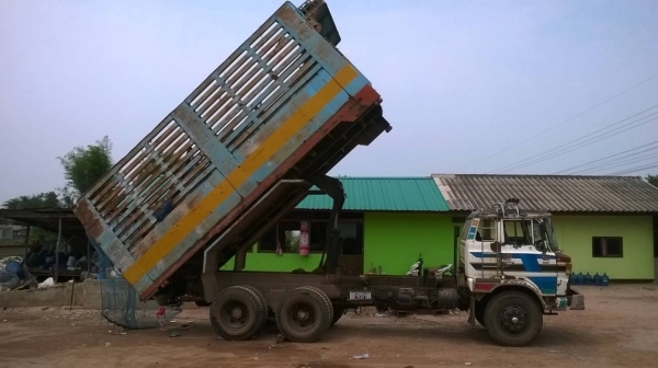 ขาย 10 ล้อดั้ม เพลาเดียว KT920 เปลี่ยนช่วงล่างใหญ่แล้ว เครื่อง HO7C 180 แรงม้า เกียร์ HO คัสซีสวยตลอดเส้น พวงมาลัยพาวเวอร์ ทะเบียนเต็มพร้อมโอน