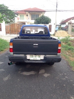 Mazda. โฟวิน 4x4. สภาพพร้อมใช้ Mazda. โฟวิน 4x4. สภาพพร้อมใช้