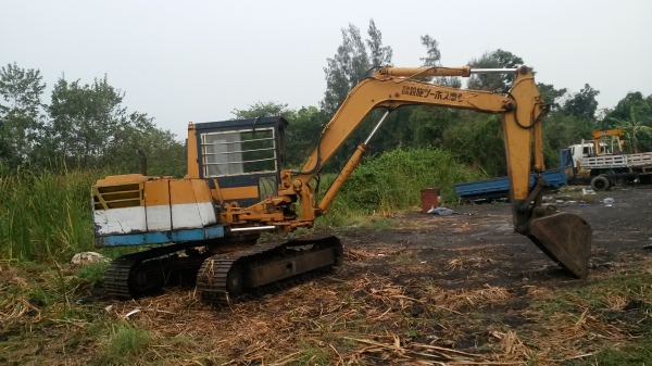 ขายแมคโครPC60-3 พร้อมใช้งานโซ่เต็มเพิ่งเปลี่ยน มาลองขับดูครับ ขาย 239000 บาท