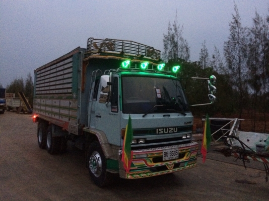 ขายด่วนสิบล้อดั้ม 195 เพลาเดียว ปี40 FVM33-Txxxxx ยางดี แอร์เย็น จัดแนนซ์ได้ ดอกเบี้ยถูก