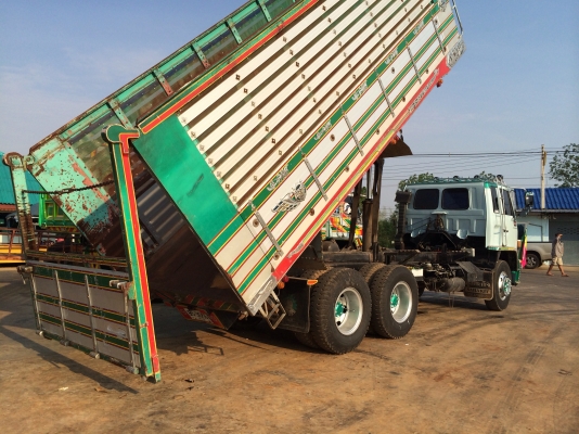 ขายด่วนสิบล้อดั้ม 195 เพลาเดียว ปี40 FVM33-Txxxxx ยางดี แอร์เย็น จัดแนนซ์ได้ ดอกเบี้ยถูก