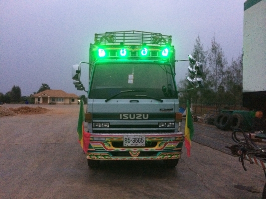 ขายด่วนสิบล้อดั้ม 195 เพลาเดียว ปี40 FVM33-Txxxxx ยางดี แอร์เย็น จัดแนนซ์ได้ ดอกเบี้ยถูก