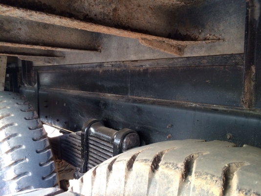 ขายด่วนสิบล้อดั้ม 195 เพลาเดียว ปี40 FVM33-Txxxxx ยางดี แอร์เย็น จัดแนนซ์ได้ ดอกเบี้ยถูก