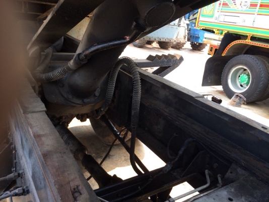 ขายด่วนสิบล้อดั้ม 195 เพลาเดียว ปี40 FVM33-Txxxxx ยางดี แอร์เย็น จัดแนนซ์ได้ ดอกเบี้ยถูก