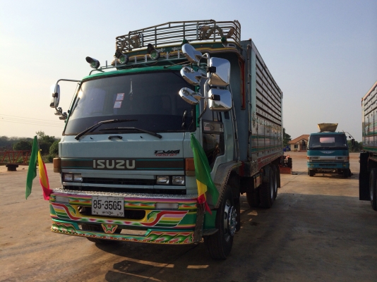 ขายด่วนสิบล้อดั้ม 195 เพลาเดียว ปี40 FVM33-Txxxxx ยางดี แอร์เย็น จัดแนนซ์ได้ ดอกเบี้ยถูก