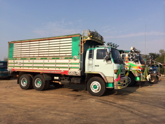 ขายด่วนสิบล้อดั้ม 195 เพลาเดียว ปี40 FVM33-Txxxxx ยางดี แอร์เย็น จัดแนนซ์ได้ ดอกเบี้ยถูก