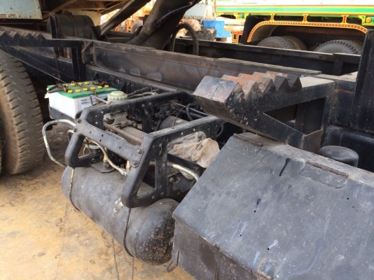 ขายด่วนสิบล้อดั้ม 195 เพลาเดียว ปี40 FVM33-Txxxxx ยางดี แอร์เย็น จัดแนนซ์ได้ ดอกเบี้ยถูก