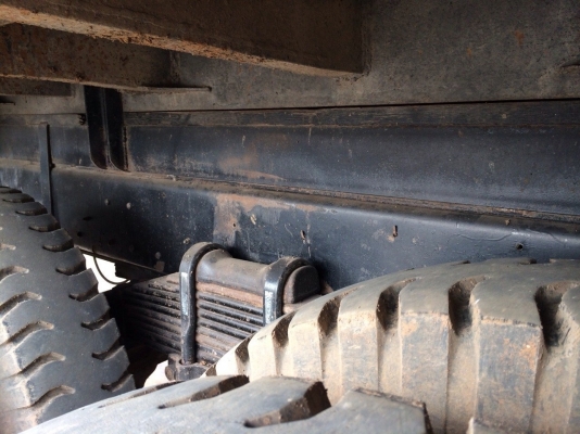 ขายด่วนสิบล้อดั้ม 195 เพลาเดียว ปี40 FVM33-Txxxxx ยางดี แอร์เย็น จัดแนนซ์ได้ ดอกเบี้ยถูก