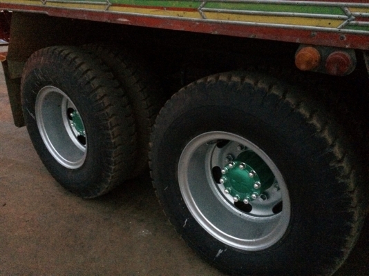 ขายด่วนสิบล้อดั้ม 195 เพลาเดียว ปี40 FVM33-Txxxxx ยางดี แอร์เย็น จัดแนนซ์ได้ ดอกเบี้ยถูก