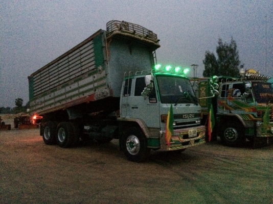 ขายด่วนสิบล้อดั้ม 195 เพลาเดียว ปี40 FVM33-Txxxxx ยางดี แอร์เย็น จัดแนนซ์ได้ ดอกเบี้ยถูก