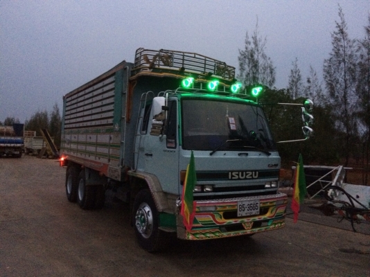 ขายด่วนสิบล้อดั้ม 195 เพลาเดียว ปี40 FVM33-Txxxxx ยางดี แอร์เย็น จัดแนนซ์ได้ ดอกเบี้ยถูก