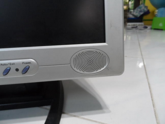 จอคอมมือสอง สภาพดี 17 นิ้ว