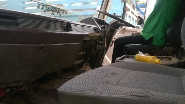 ขายเทนเลอร์ ไอ้หลง FN527M-A เครื่อง 6D16 195 แรงม้า เกียร์ 10 สปีด คัสซีสวยตลอดเส้น หางเหล็กบีมเจาะร้อยแข็งแรง ทะเบียนพร้อมโอนครับ